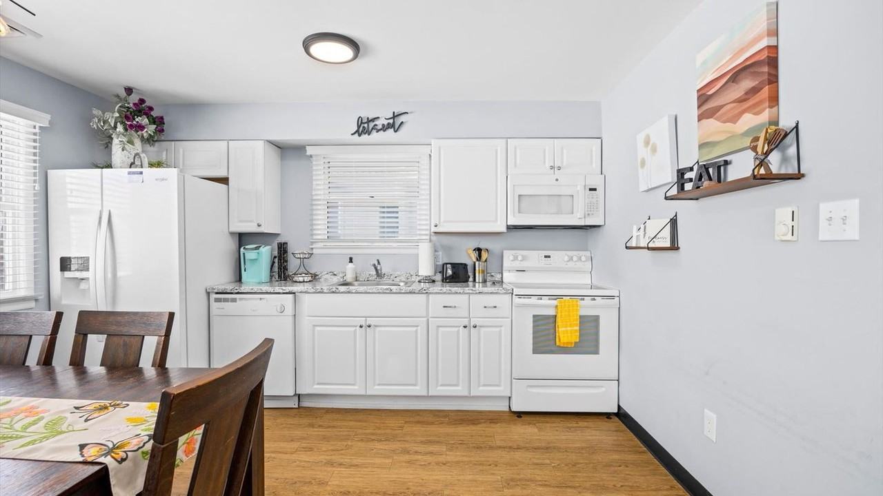 714 West Ave #1308989P - Photo 3 of 25