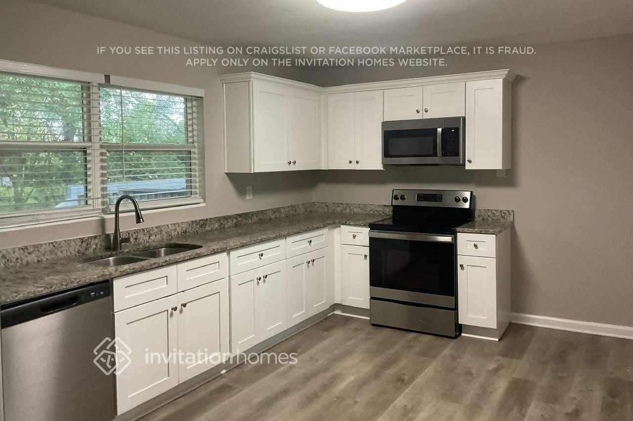 8490 Meadowbrook Dr - Photo 4 of 11