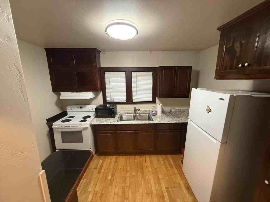 506 Howard Street - Photo 3 of 6