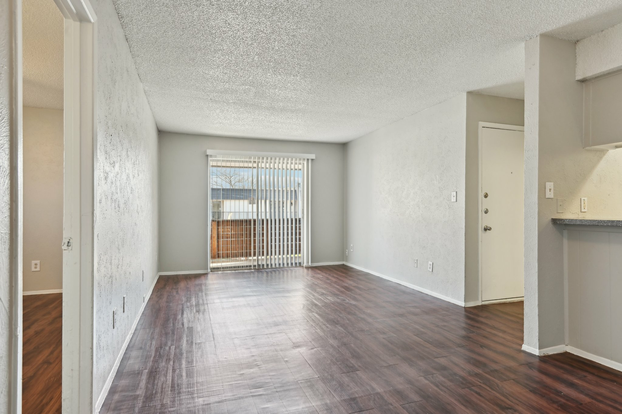 Rock Island Apartments - Photo 3 of 27