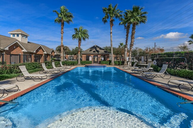 Freeport Oaks Apartments - Photo 4 of 6