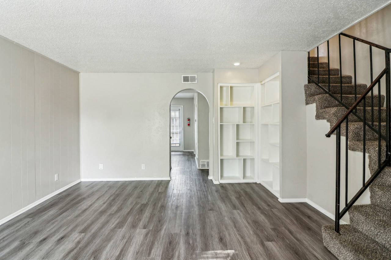 MB Arlington - Photo 4 of 31