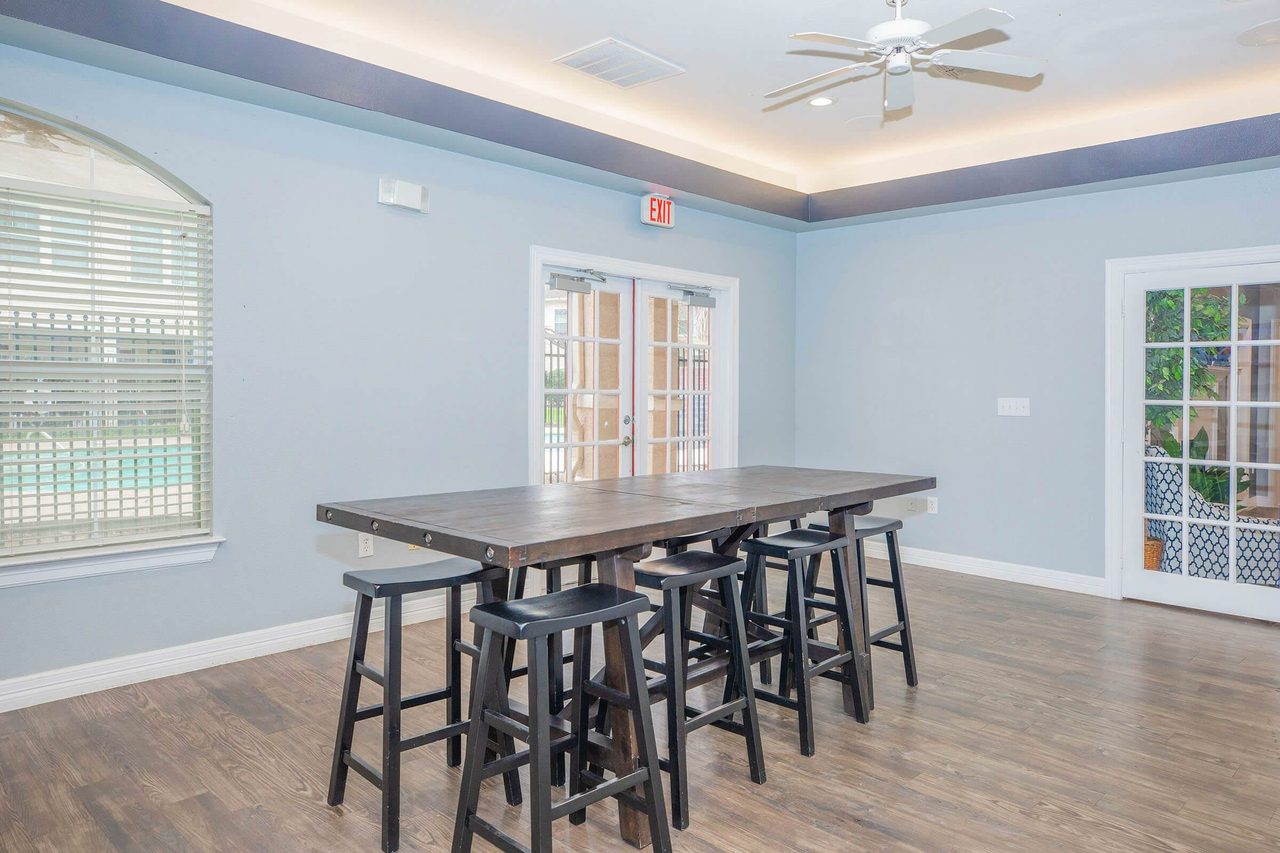 Oak Arbor Townhomes - Photo 7 of 17