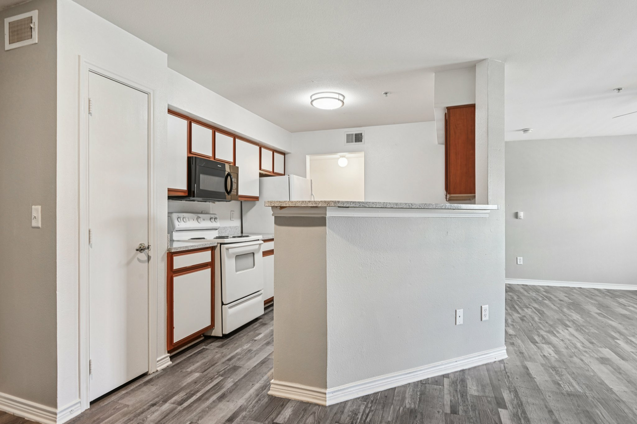 Timber Oaks Apartments - Photo 7 of 36