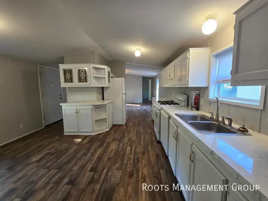 905 W Mactavish Rd - Photo 3 of 17