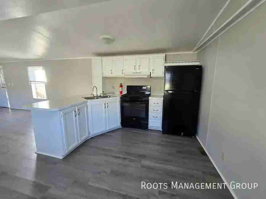 8507 N Selkirk Dr - Photo 3 of 15