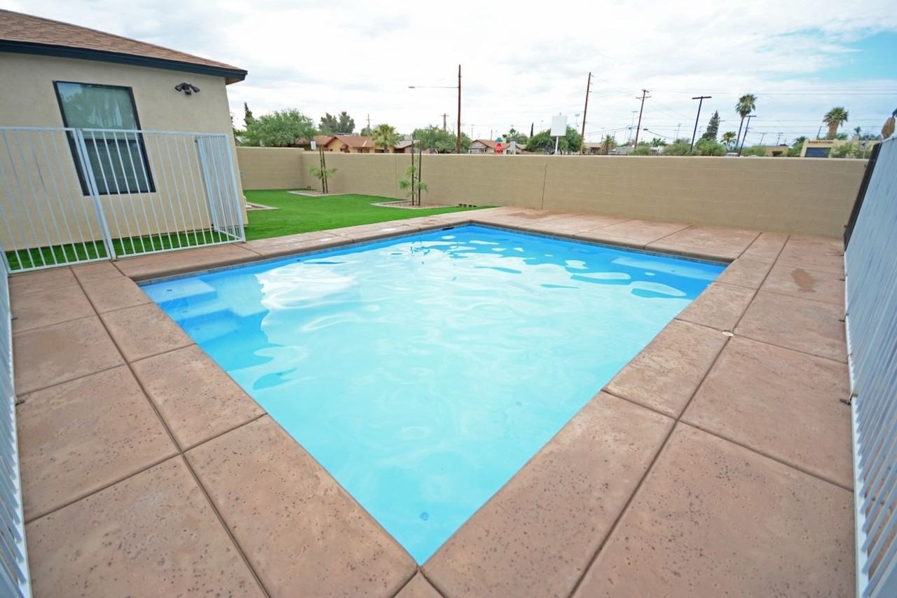 1533 E. 12th St. - Photo 2 of 39