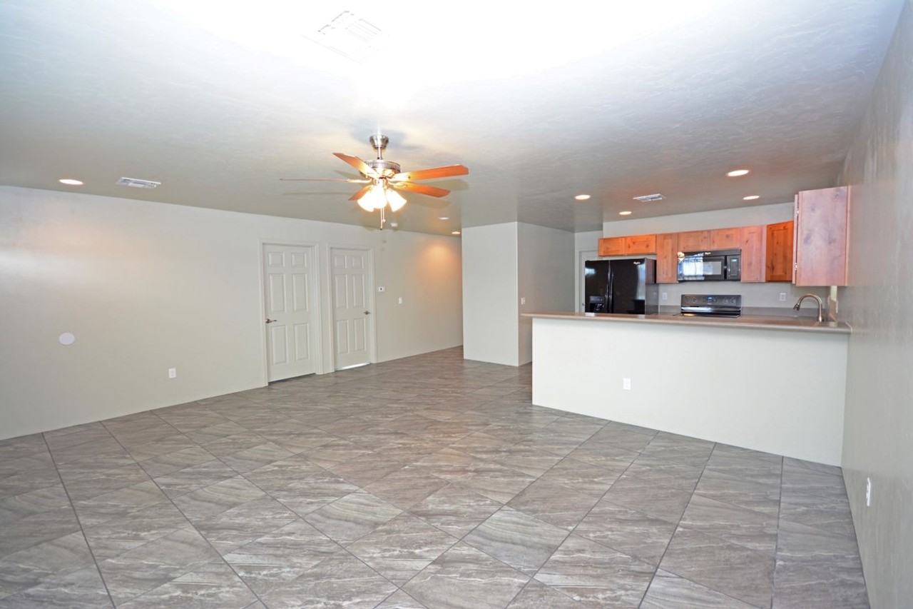 1533 E. 12th St. - Photo 4 of 39