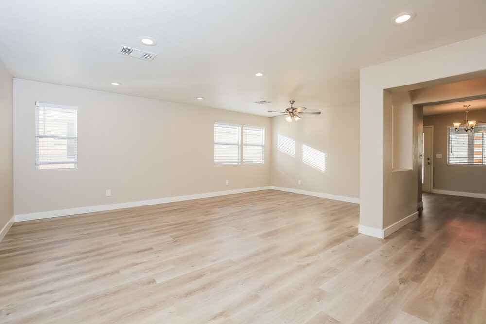 4375 Coyote Crest Court - Photo 4 of 17