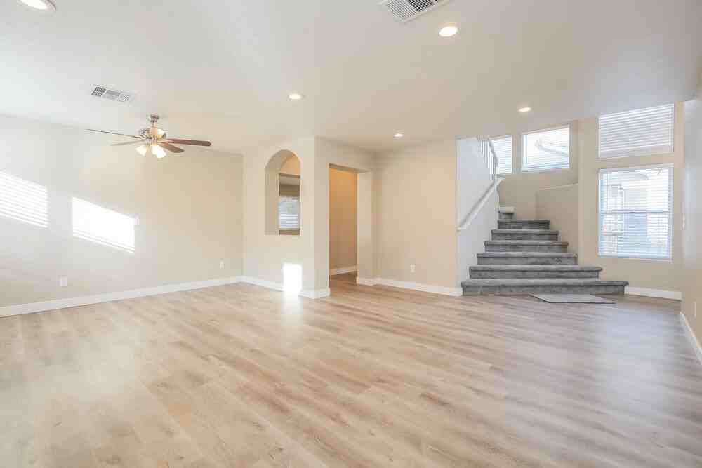 4375 Coyote Crest Court - Photo 5 of 17