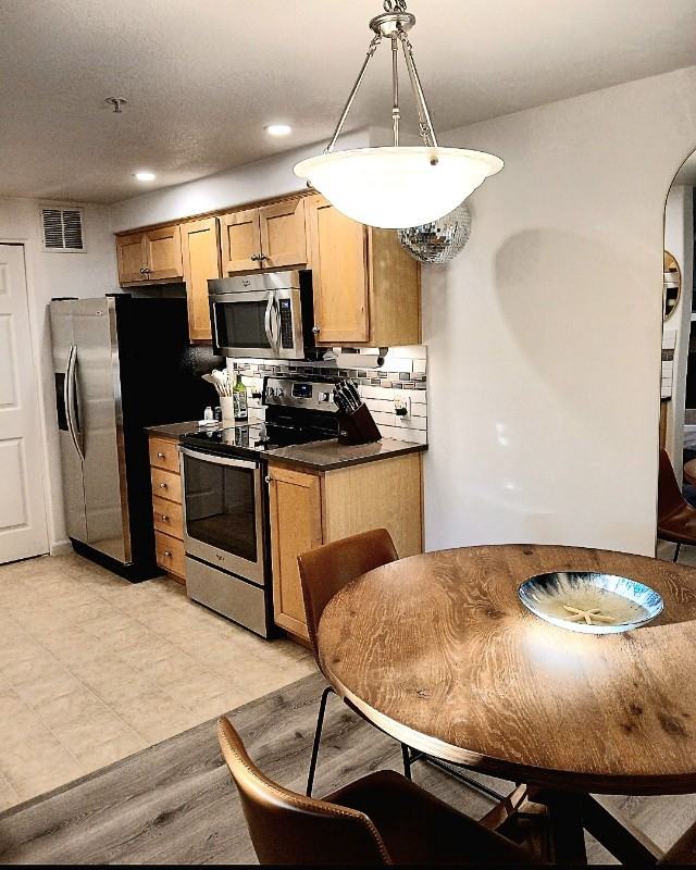 720 Nw 185th Ave #205 - Photo 6 of 26