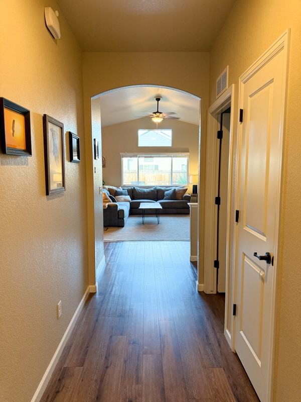 724 Pioneer Dr - Photo 3 of 19