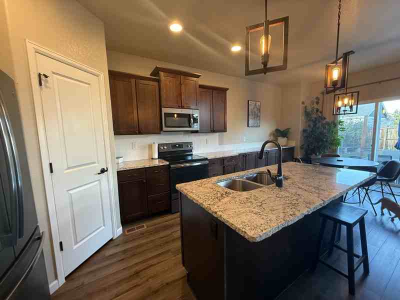 724 Pioneer Dr - Photo 7 of 19