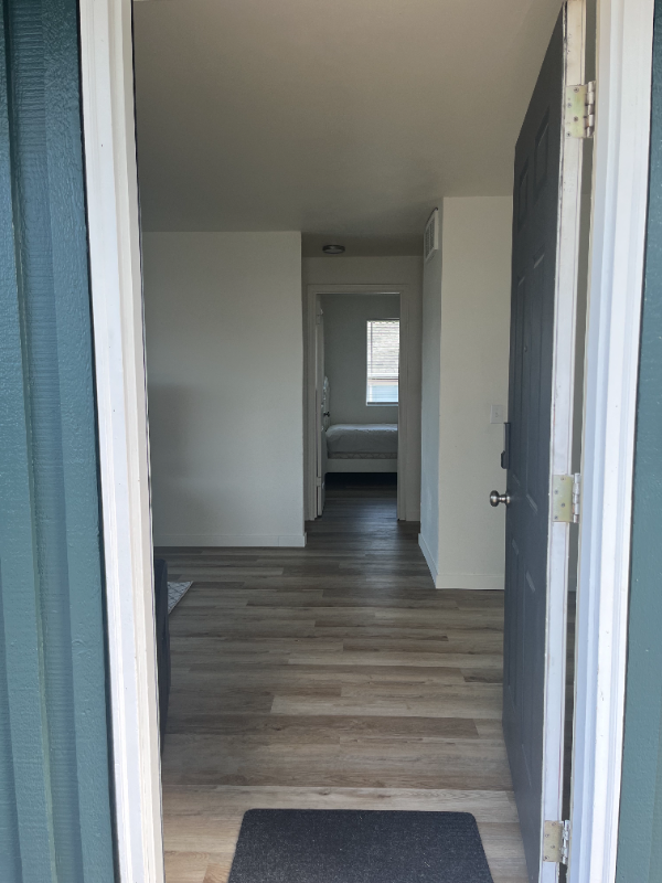 1130 E 51st St - Photo 6 of 21