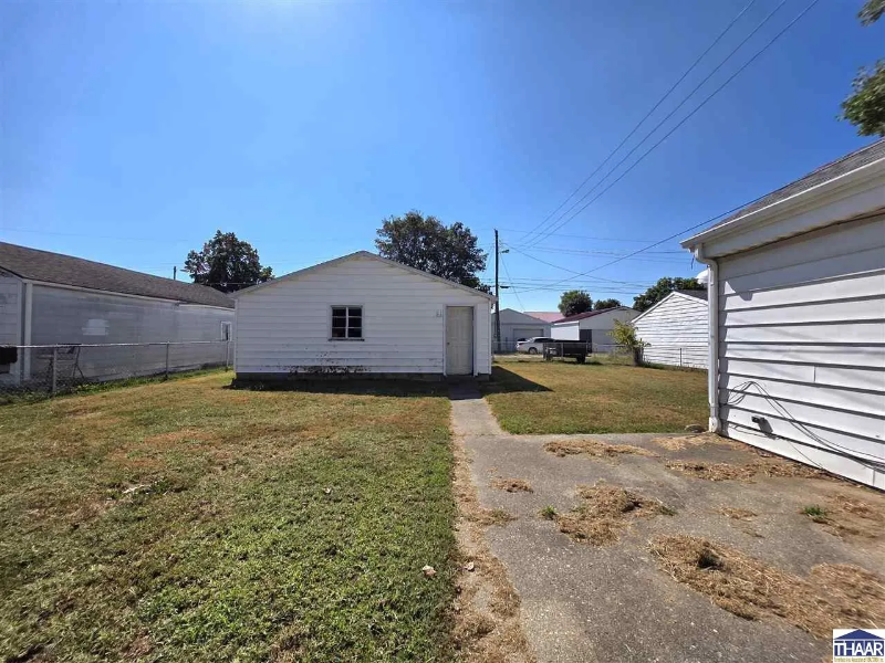 2621 Sibley Ave - Photo 3 of 8