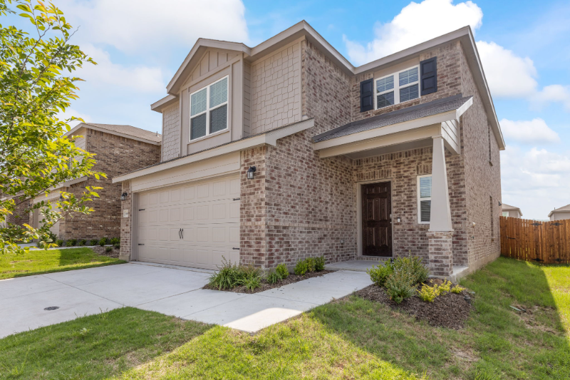 816 Breakwater Dr - Photo 2 of 20