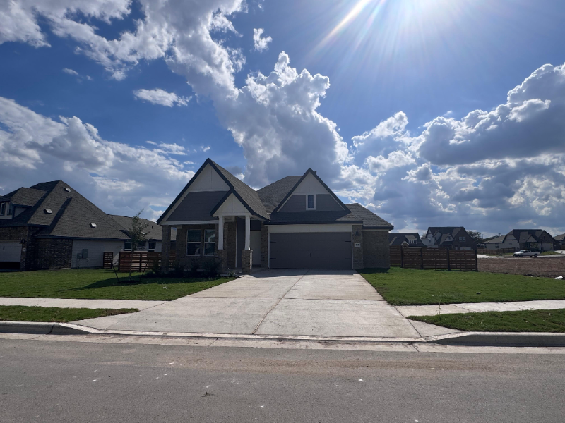 352 Keefer - Photo 2 of 19