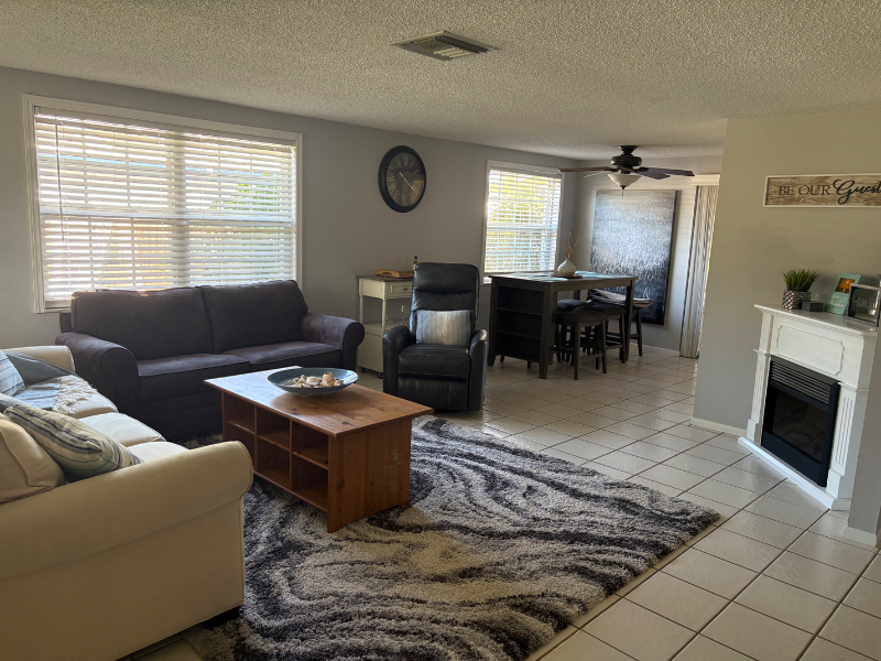 4425 Ferris Ln - Photo 3 of 16