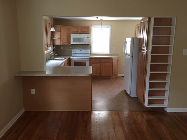 2037 Terrace Dr - Photo 3 of 20