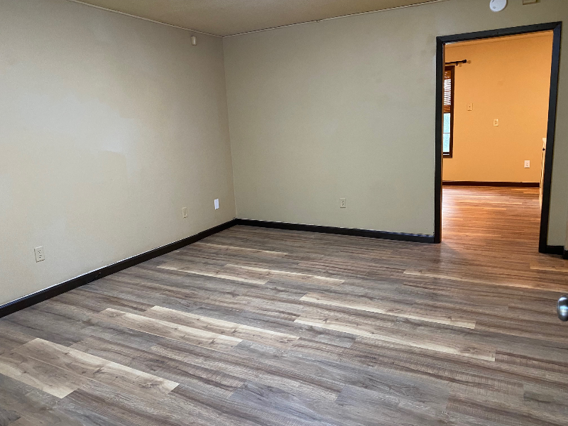 806 Rector Rd - Photo 3 of 12