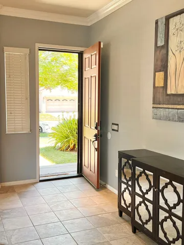 1685 Rose Avenue - Photo 3 of 12