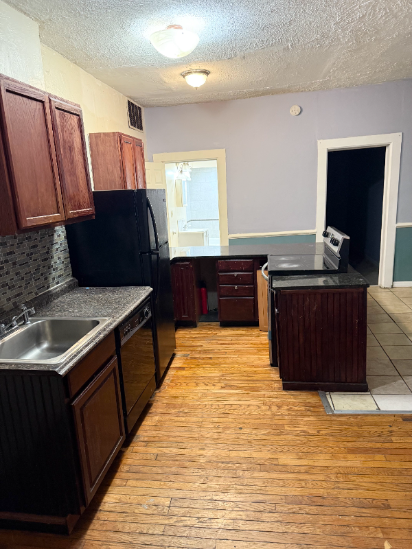 583 Washington Avenue #2 - Photo 3 of 8