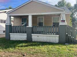 featured image of 1349 E Walnut St