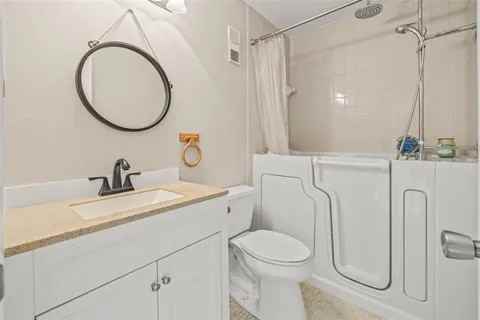 416 Windrush Bay Dr - Photo 4 of 17