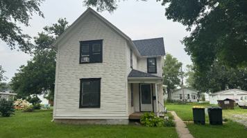 featured image of 1318 W 4th St