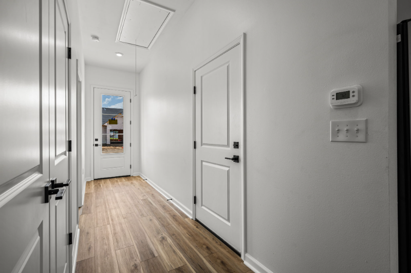 204 Indigo Lane - Photo 5 of 24