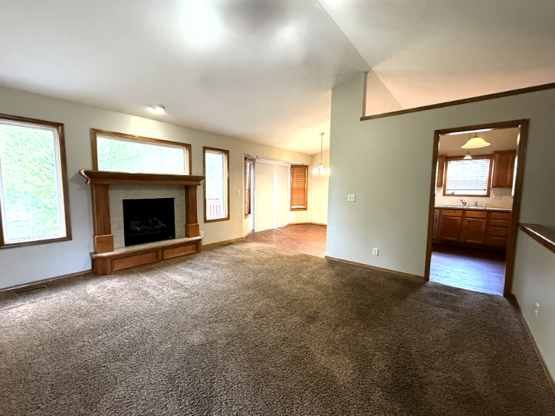 340 N Pitchers Court - Photo 2 of 20