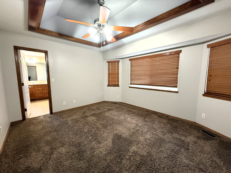 340 N Pitchers Court - Photo 7 of 20