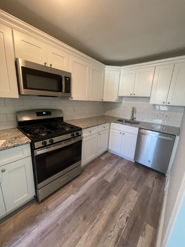 304 West 22nd Street - Photo 4 of 15