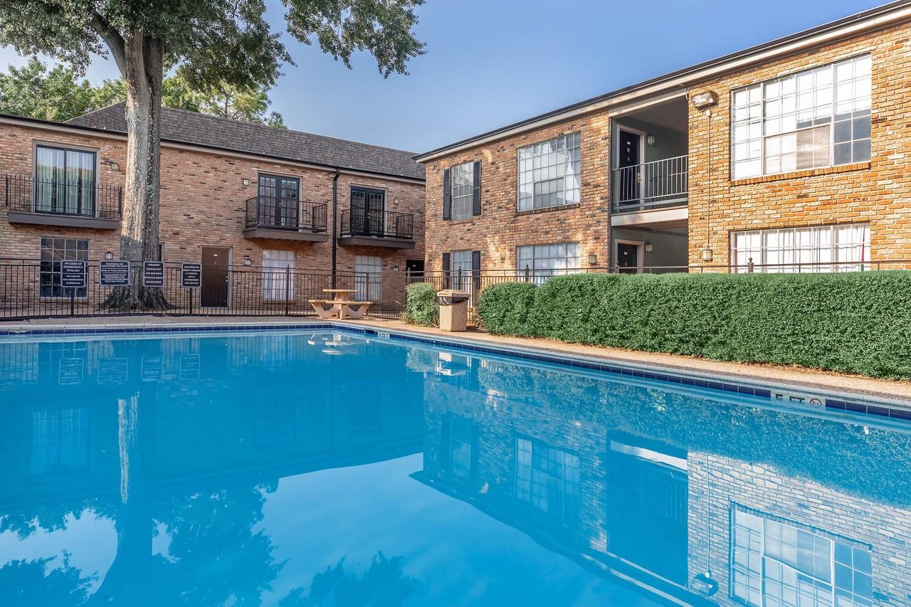 Ashley Square Apartments - Photo 3 of 34