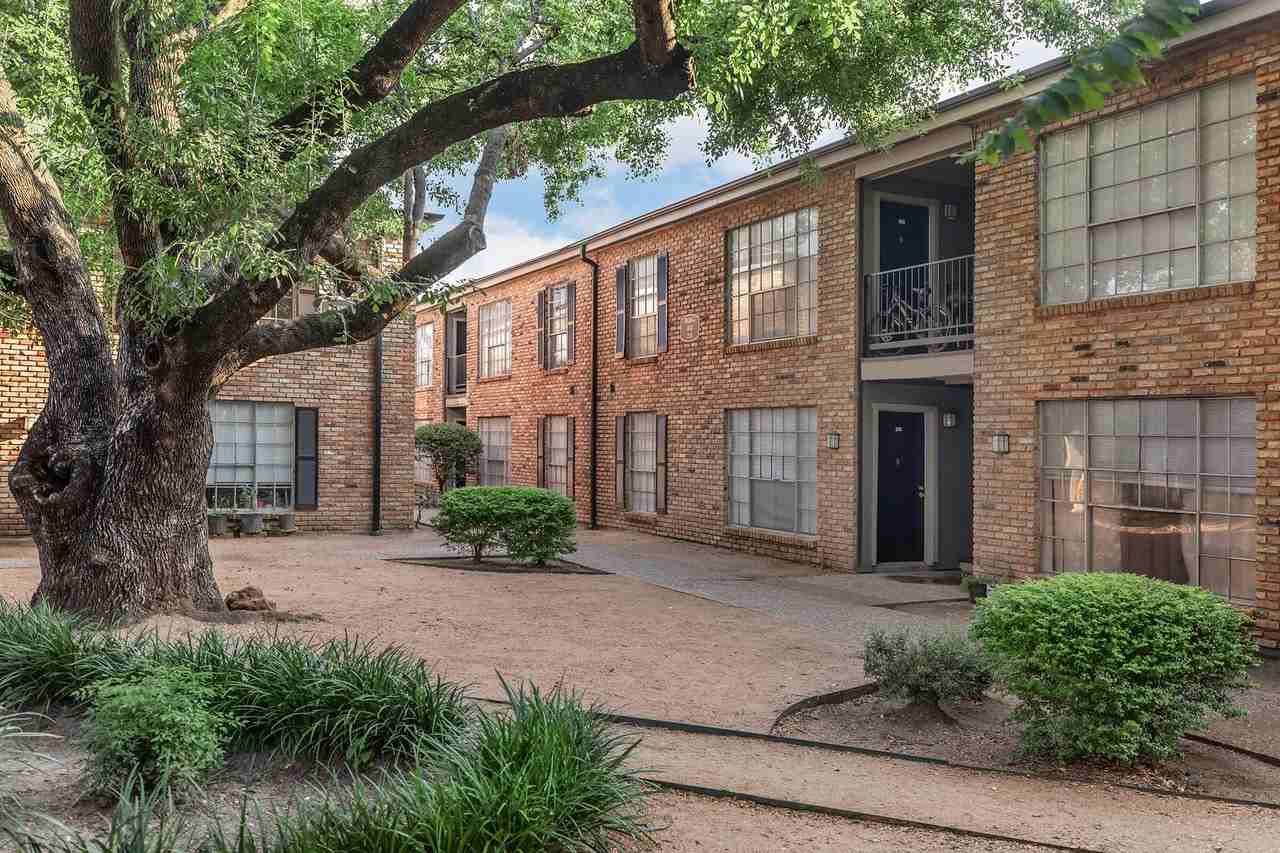 Ashley Square Apartments - Photo 4 of 34