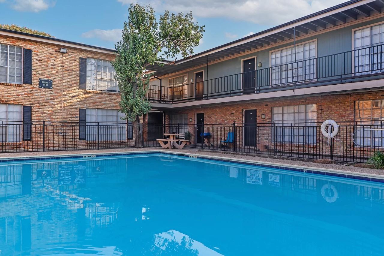 Ashley Square Apartments - Photo 7 of 34