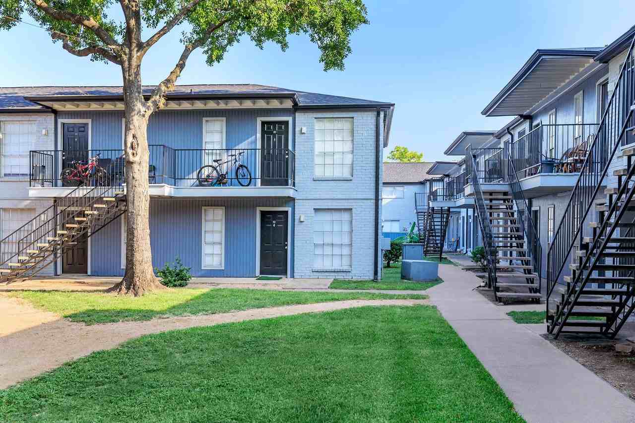 Colonial Woods Apartments - Photo 4 of 24