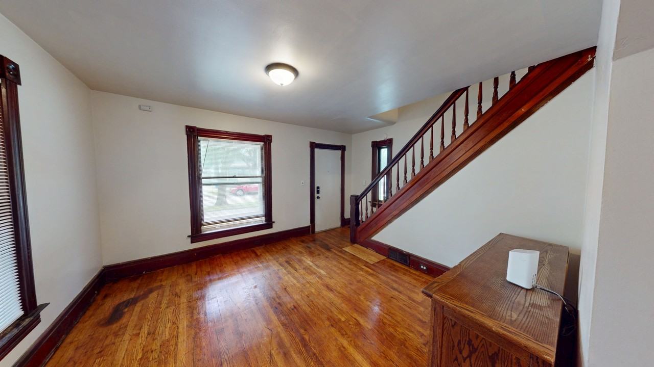 1224 Prospect - Photo 3 of 7