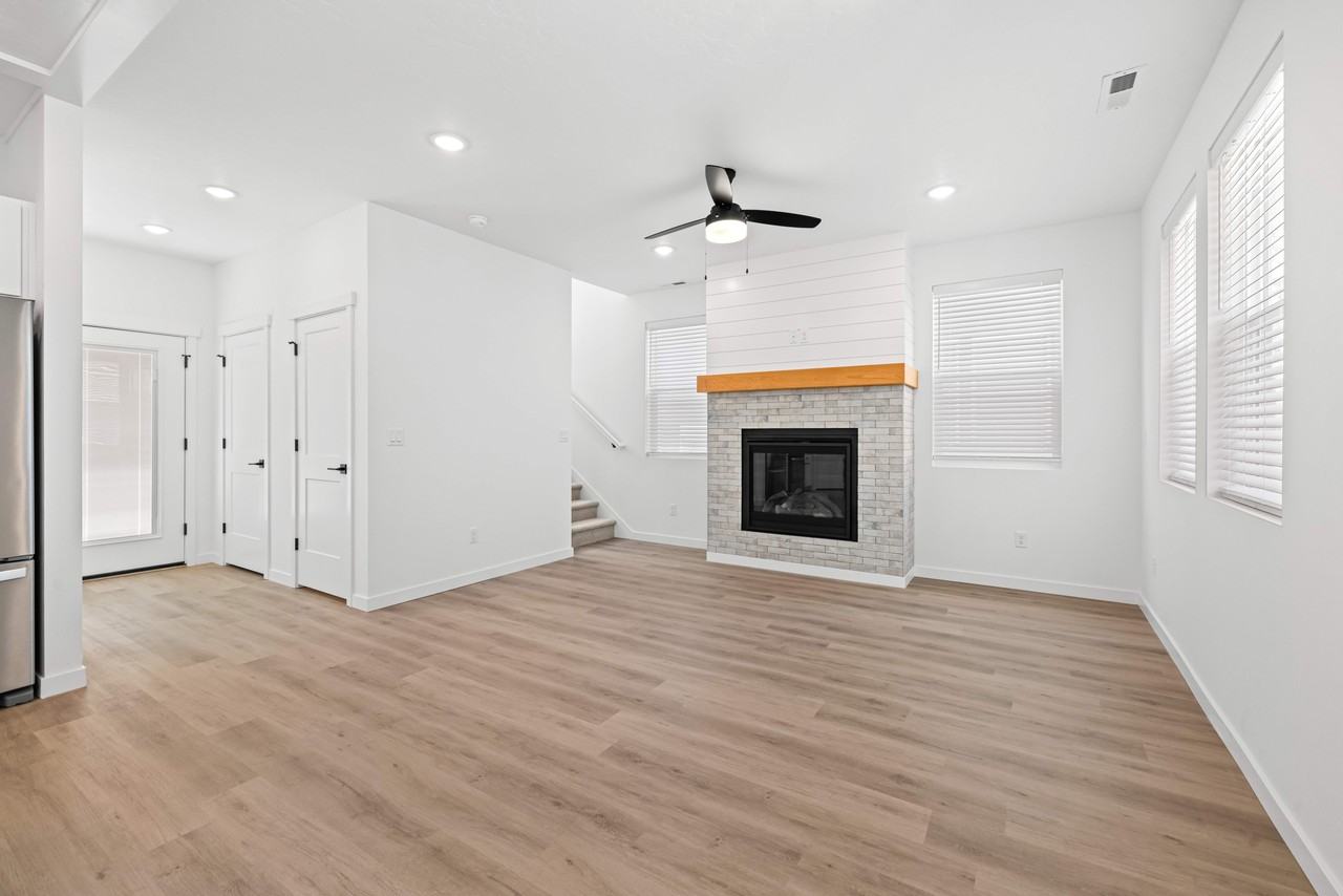 4202 Saylor Ln #NA - Photo 3 of 9