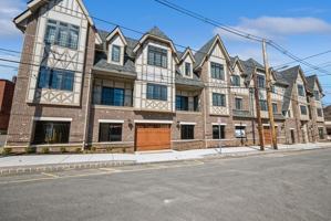 featured image of 4 Community Pl #206