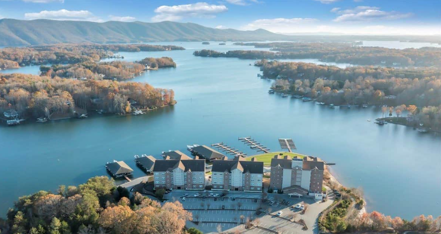 1245 Graves Harbor Trl #2200 - Photo 2 of 19