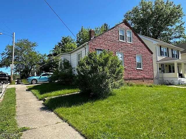 13601 Beachwood Avenue #NA - Photo 2 of 5