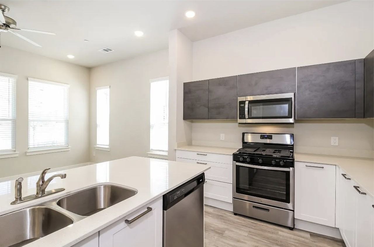 2432 Freshwater Lane - Photo 3 of 24