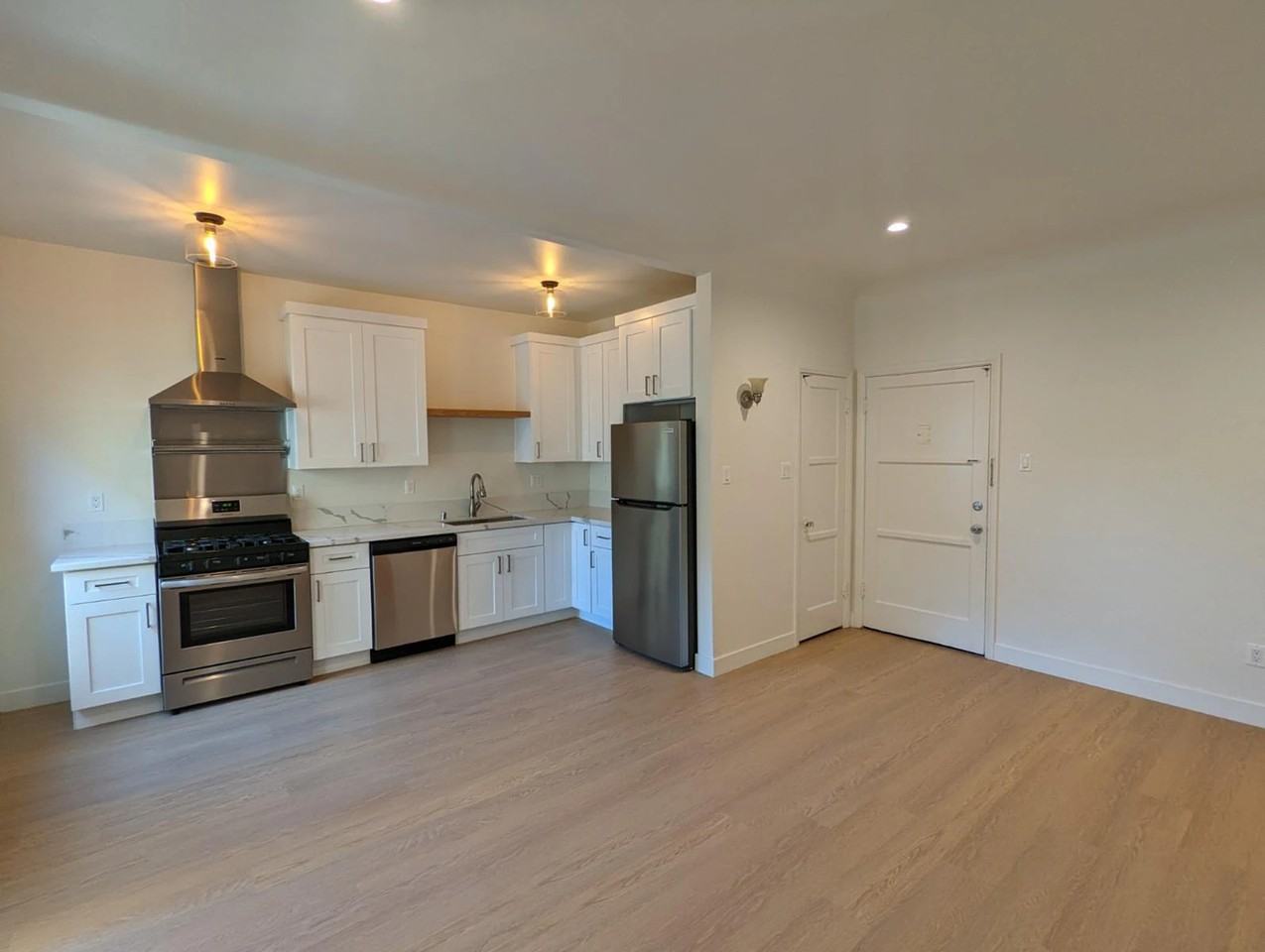 559 N Normandie Ave #206 - Photo 3 of 10