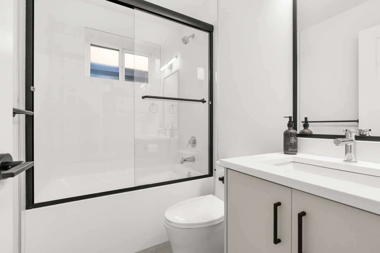 9328 Ebor Road - Photo 3 of 12