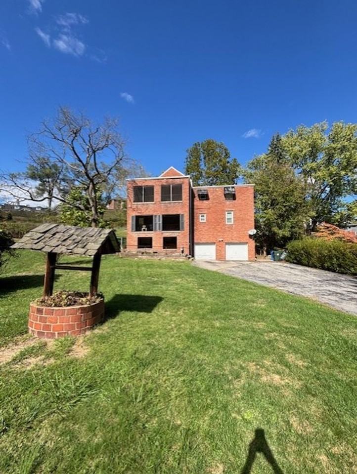 5302 Overlook Glen Dr #2 - Photo 3 of 25