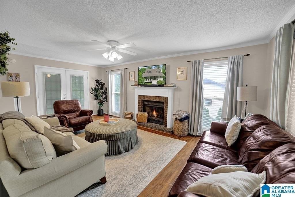 1444 Berry Rd - Photo 5 of 25