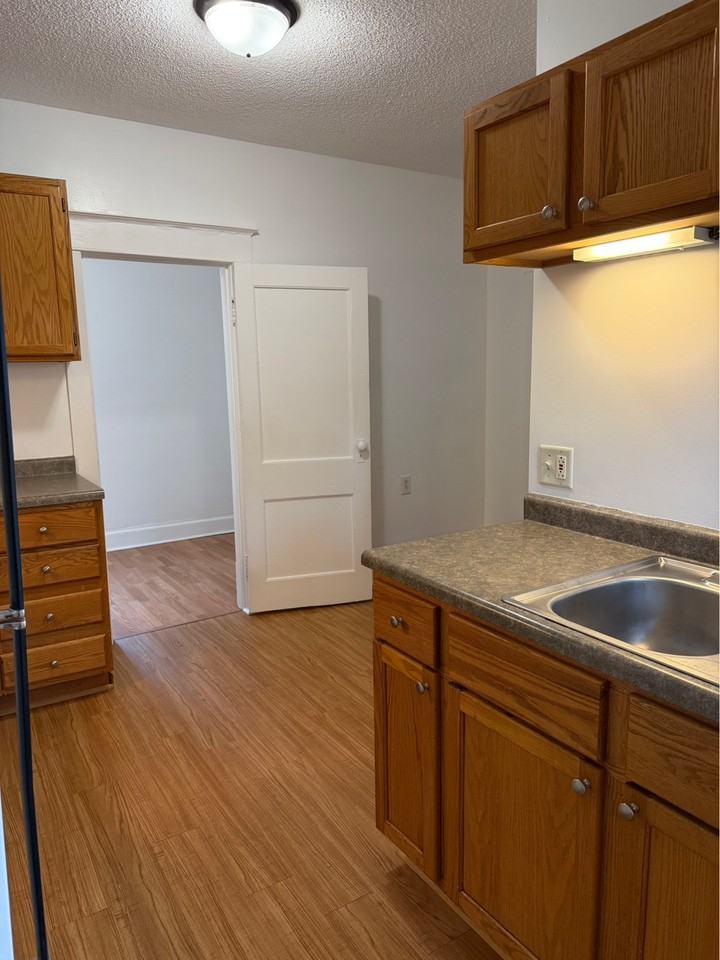 615 Taylor St NE - Photo 2 of 14