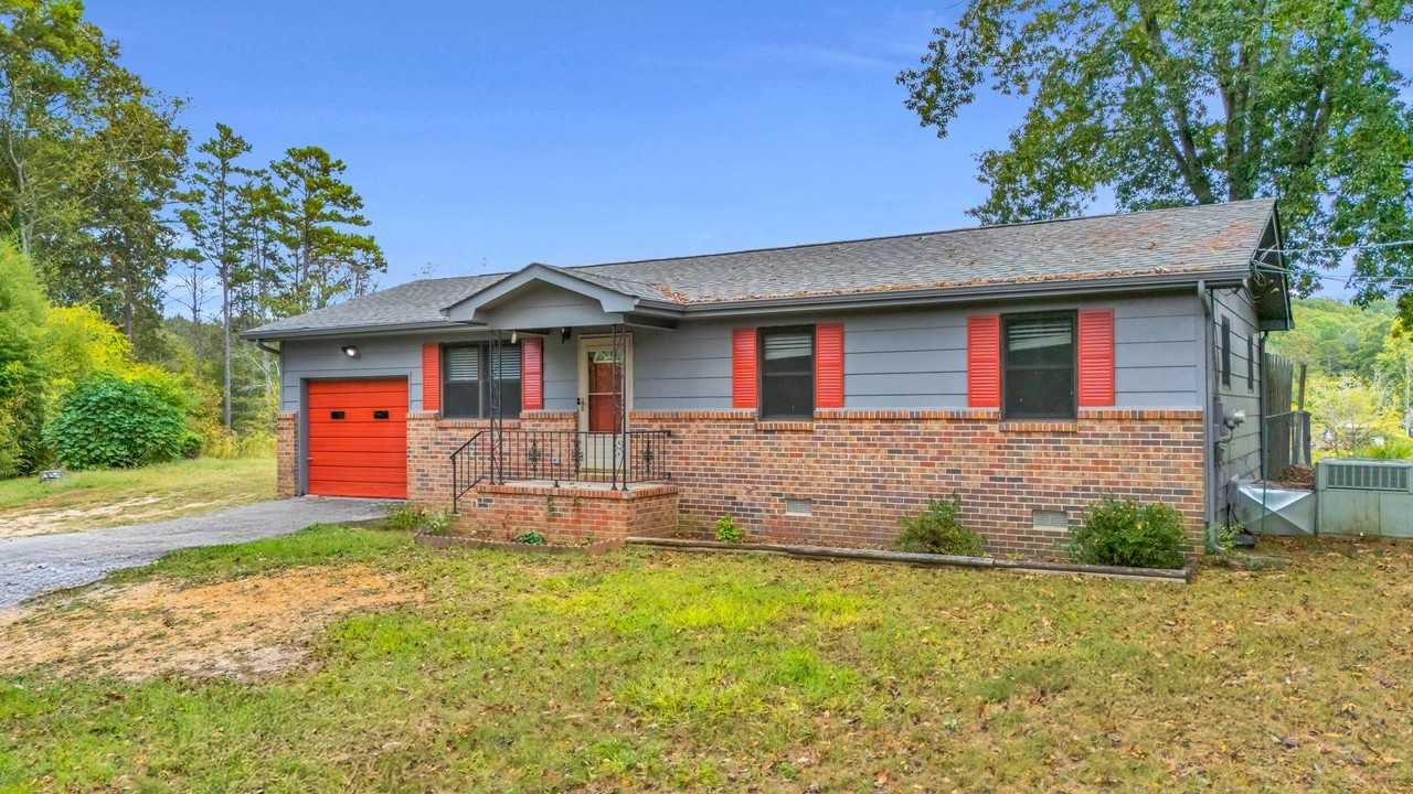 6923 Barter Dr - Photo 4 of 19