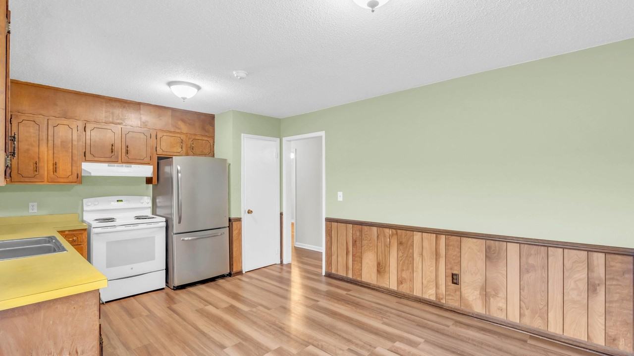 6923 Barter Dr - Photo 7 of 19